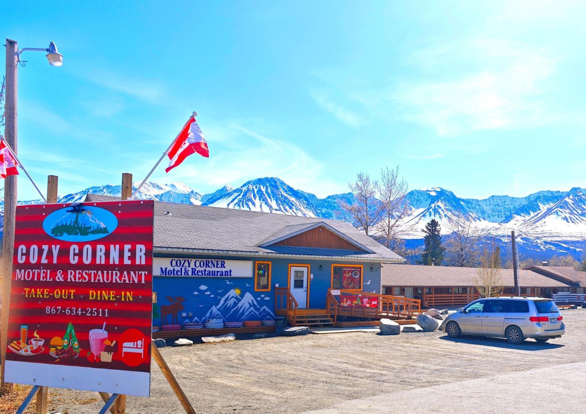 Cozy Corner Motel & Restaurant Haines Junction Exterior photo